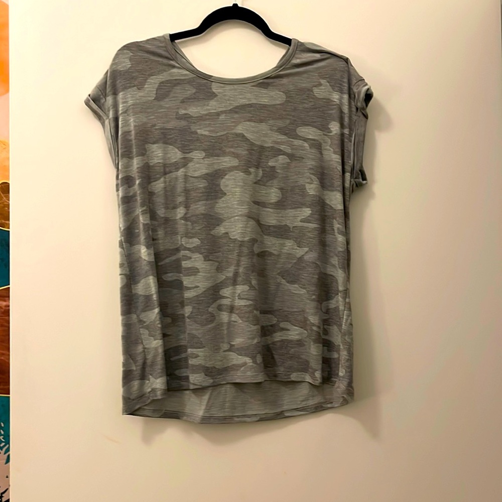 Democracy camo T-shirt size large